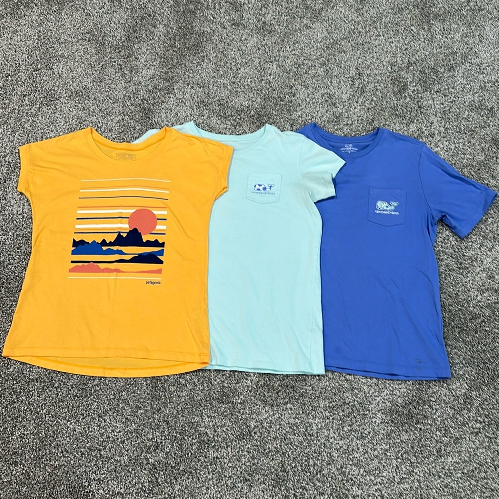 Patagonia and 2 Vineyard Vine t-shirts